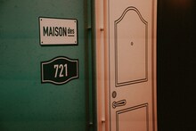 「MAISONdes LIVE #1」場内展示の様子。（Photo by Kato Shumpei）