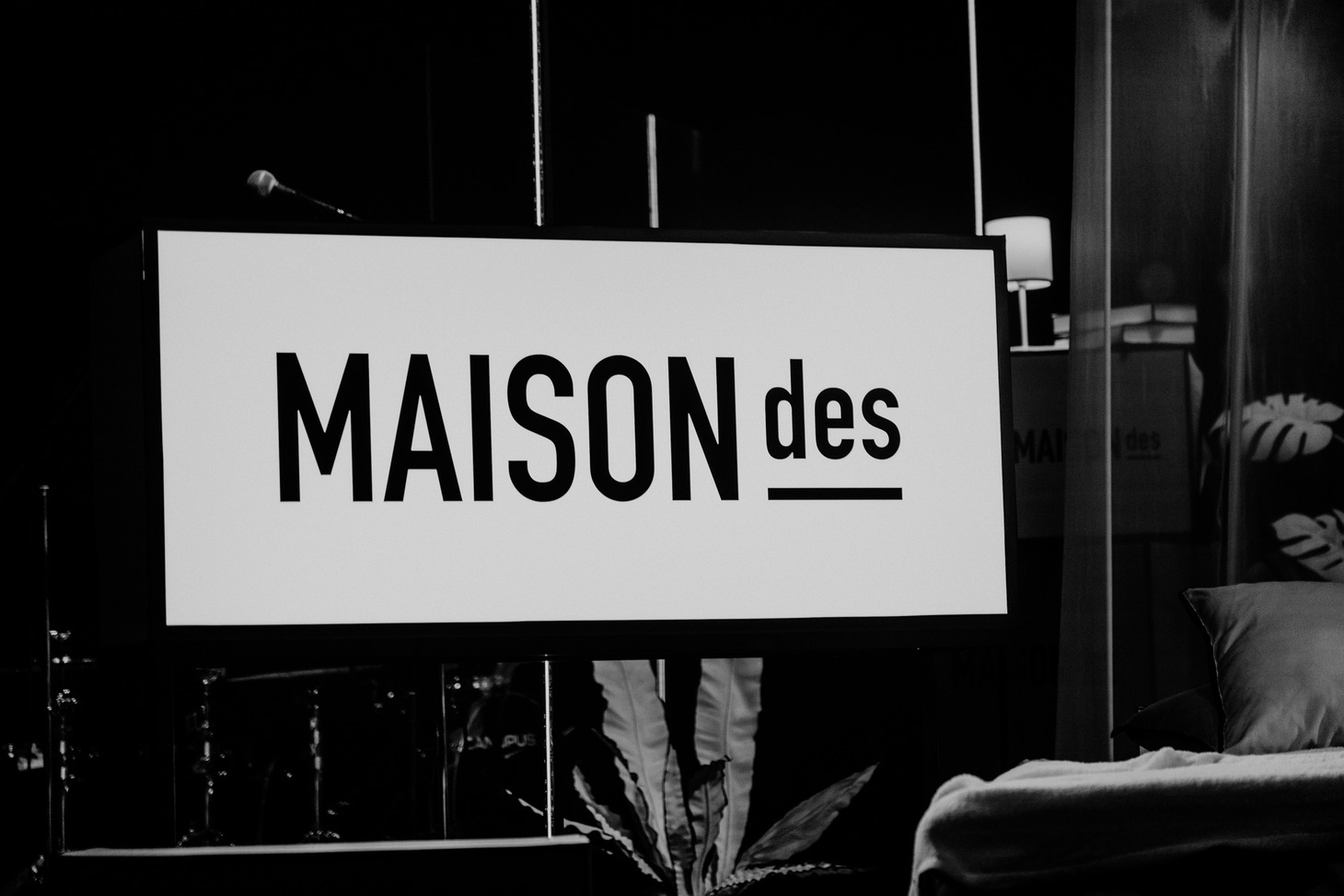 「MAISONdes LIVE #1」ステージセットの様子。（Photo by Kato Shumpei）