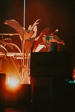 「MAISONdes LIVE #1」ステージセットの様子。（Photo by Kato Shumpei）