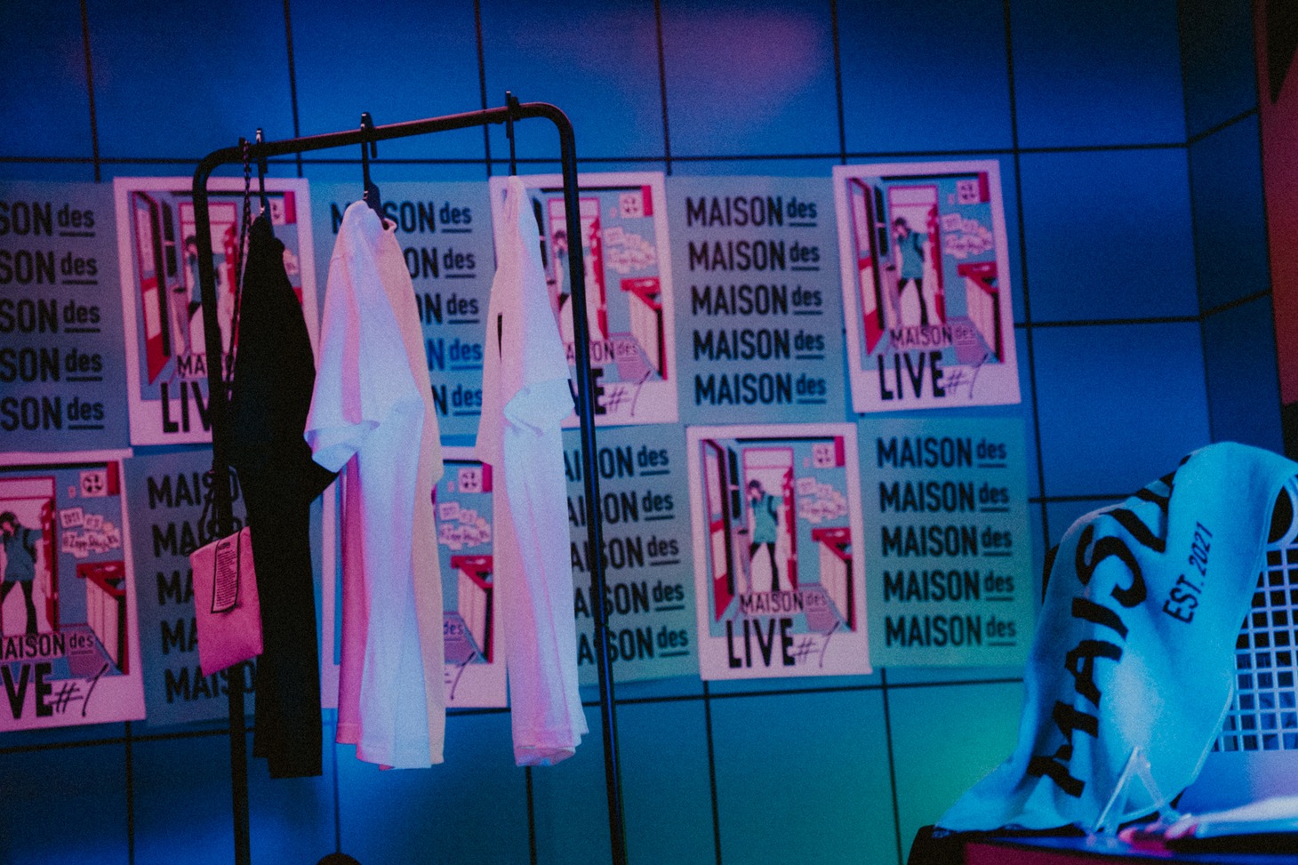 「MAISONdes LIVE #1」場内展示の様子。（Photo by Kato Shumpei）