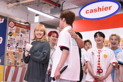 アントニー（マテンロウ）主催の飲み会に連れて行かれそうになる河野純喜。