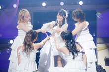 「小倉 唯 Memorial LIVE 2023～10th Anniversary Assemble!!～」の様子。