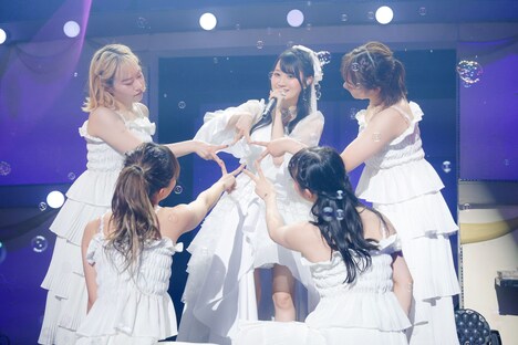 「小倉 唯 Memorial LIVE 2023～10th Anniversary Assemble!!～」の様子。