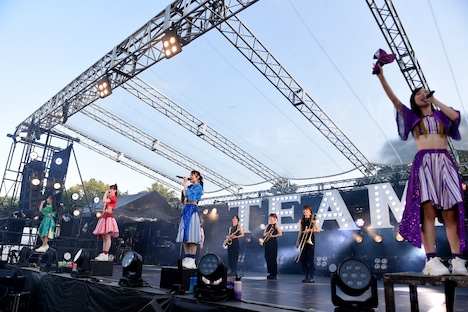 TEAM SHACHI「SHACHI SUMMER2023 名古屋城～叫べ！夢と希望の銃弾を放つ夜～」の様子。