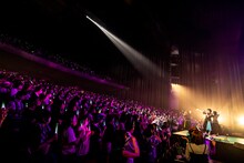 ネギライトで埋め尽くされた新潟県民会館。