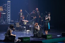 メンバー2人が休憩していたことに気付いたMegu（右）。