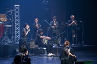 Meguに話しかけられる前にもう水を飲んでいるネギホーンズ。