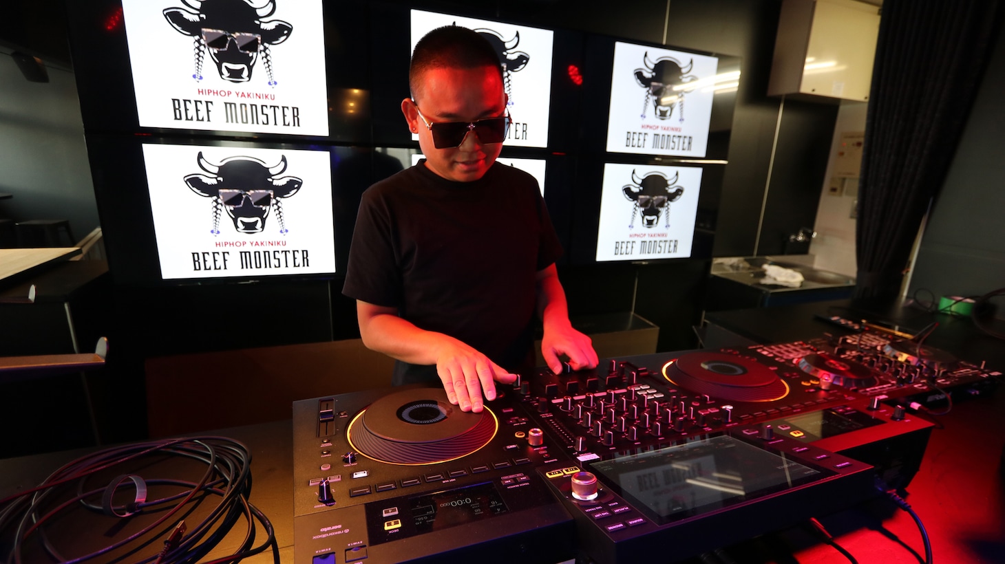 DJ CHARI