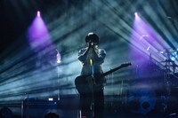 吉田右京（Vo, G）（撮影：横山マサト）