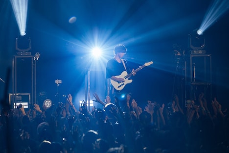 shuji（G）（撮影：横山マサト）