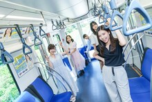 広告ビジュアルジャックした新交通ゆりかもめに乗るDevil ANTHEM.。