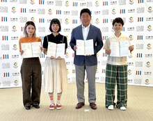 SHISHAMOバンドスコア「SHISHAMO BAND SCORE ～KAWASAKI SPECIAL SUPPORTER EDITION～」贈呈式より。