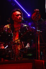 I.N.A.（Computer, Percussion） (c)HEADWAX ORGANIZATION CO.,LTD. / Photo by 田中和子（CAPS）