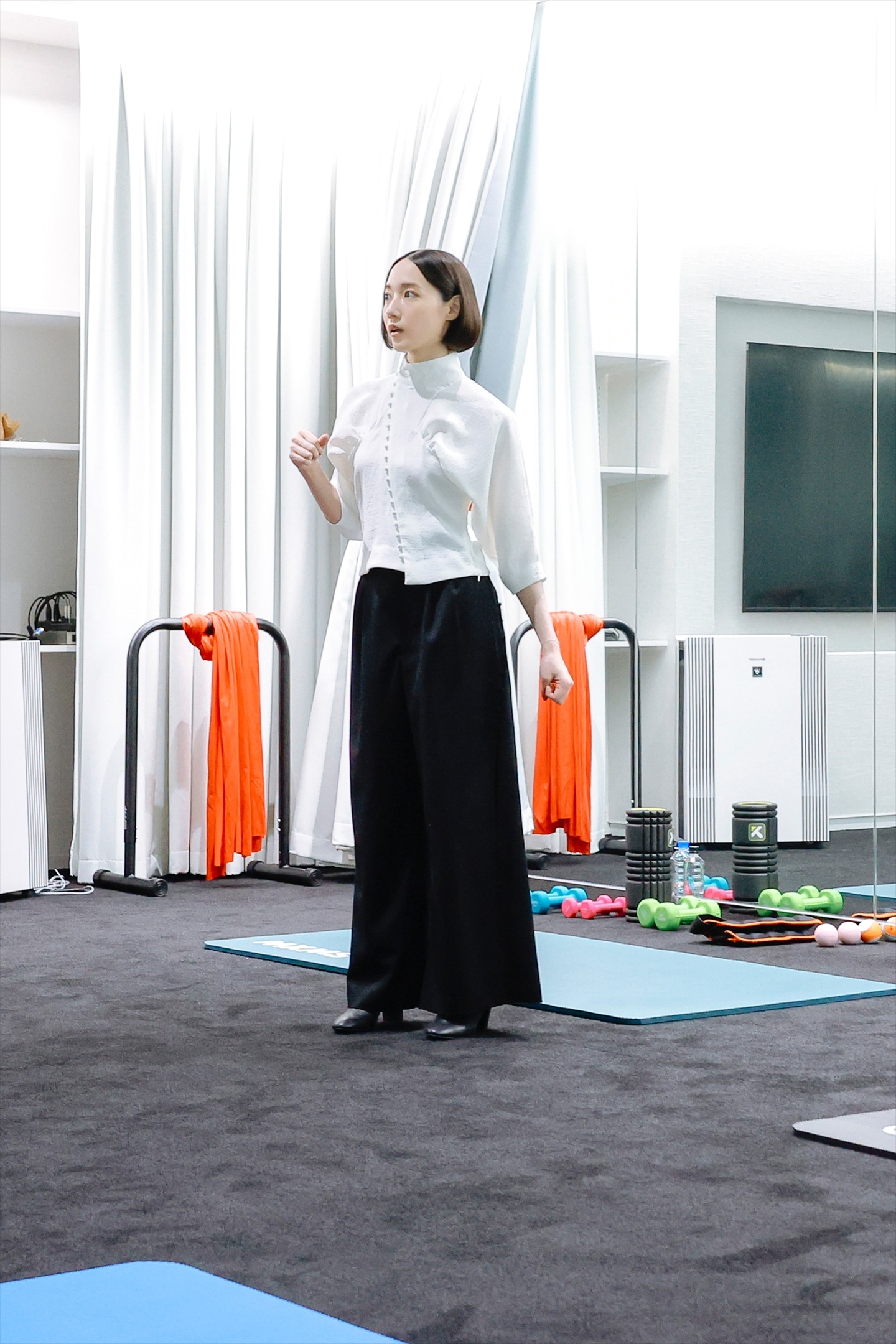 ここでどんなトレーニングをしているのかを説明を受けるのっちさん。