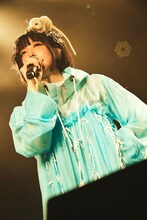 ano（撮影：鳥居洋介）