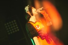 ano（撮影：鳥居洋介）