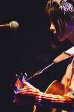 ano（撮影：鳥居洋介）