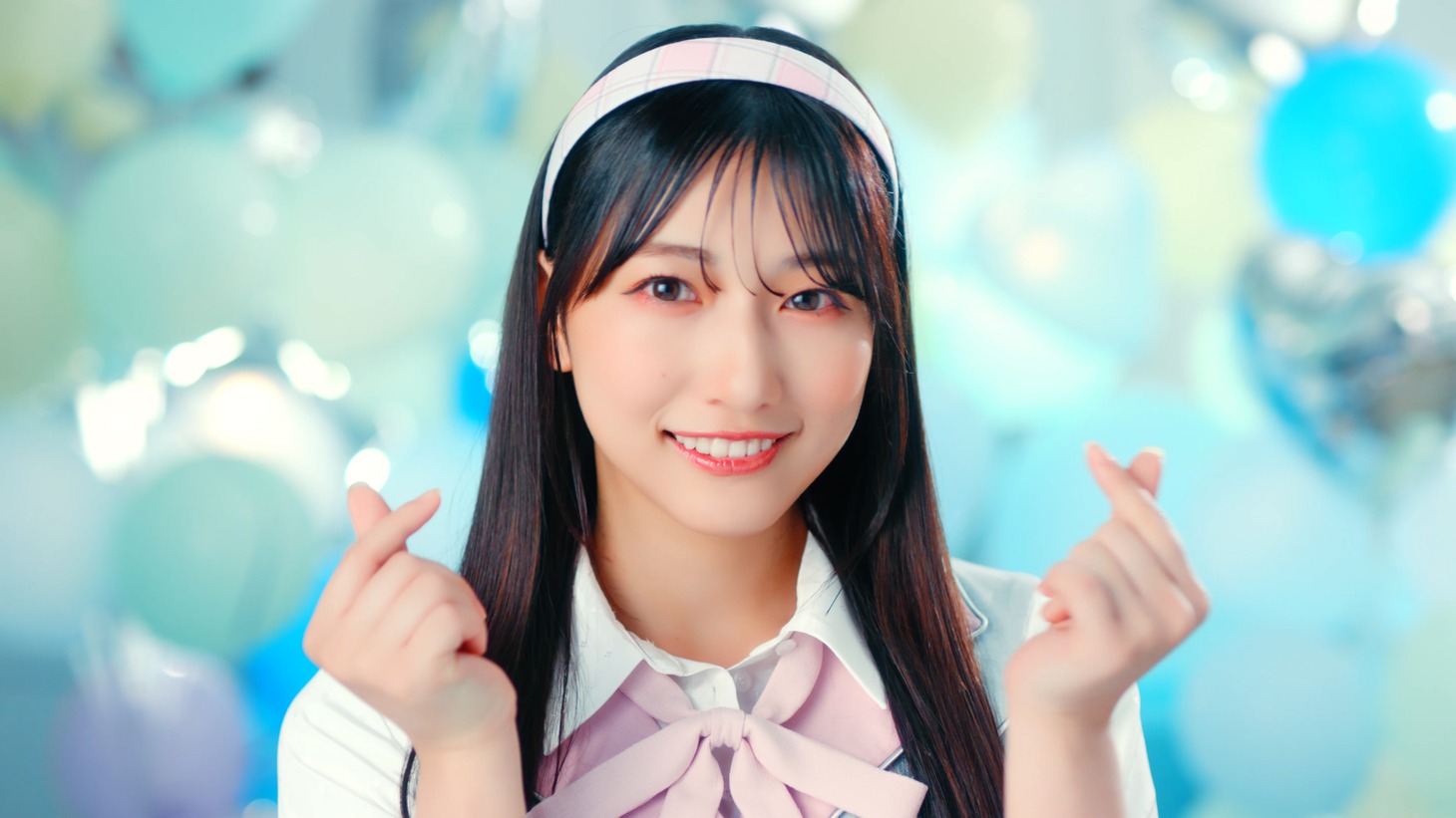 ≠ME「想わせぶりっこ」ミュージックビデオより。(c)YOANI / KING RECORDS