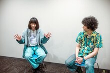 左からのん、みの。