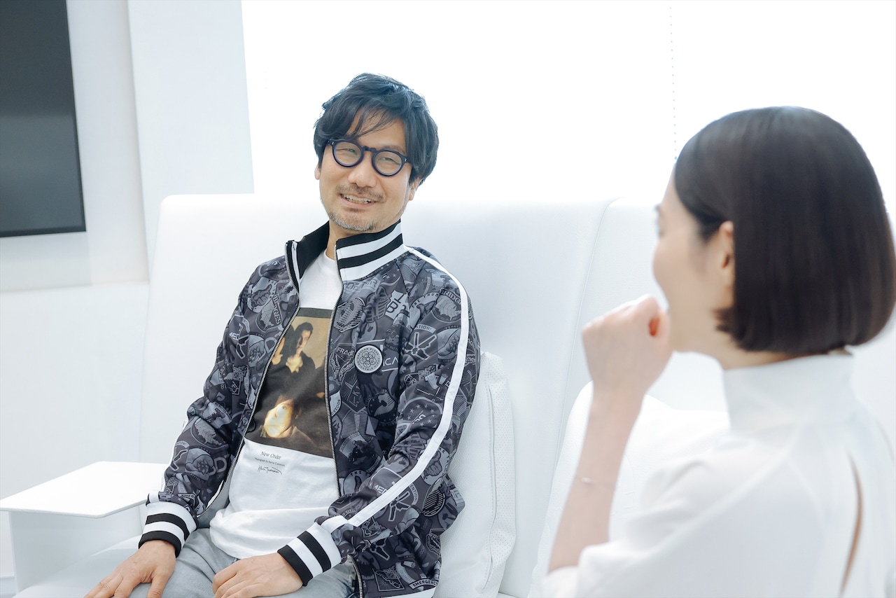 小島秀夫さんからルーデンスのエピソードを聞いて、驚いた様子ののっちさん（右）。