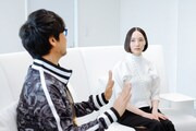 デスストでの「いいね」への思いを語る小島秀夫さん（左）。