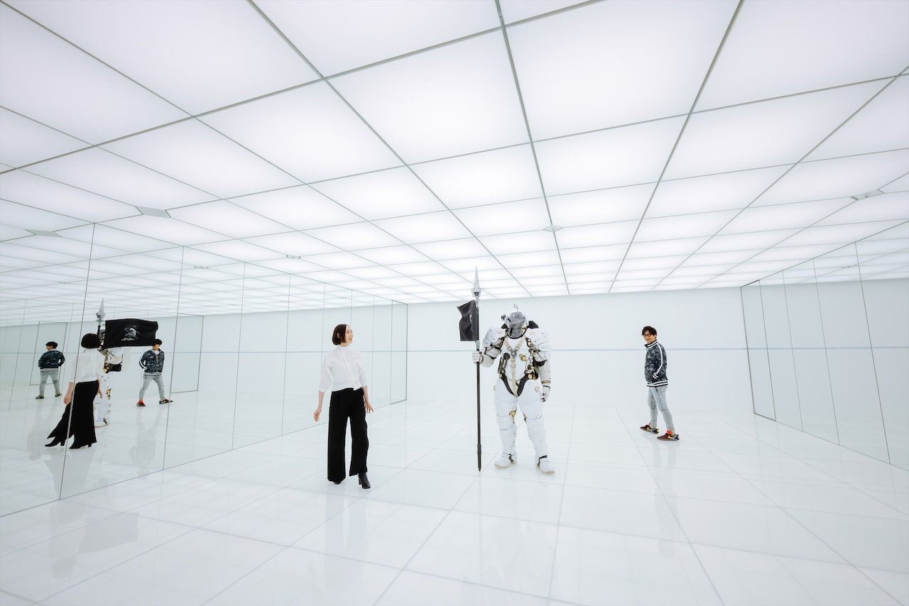 再びエントランスを訪れ、童心に帰れる不思議な空間を体感するのっちさん。