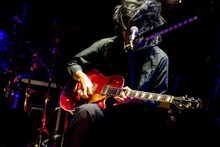 菅波栄純（G）（撮影：橋本塁[SOUND SHOOTER]）