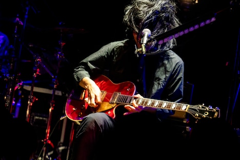 菅波栄純（G）（撮影：橋本塁[SOUND SHOOTER]）