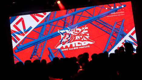 「KMNZ 2nd ONE-MAN LIVE『TYPE WILD』」の様子。（Photo by Kyogo Mamada）