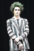 ビートルジュースを演じるジェシー（SixTONES）。