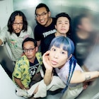 調布らーめんHAGGYにリミエキ、厨房で演奏しラーメンライスを食う