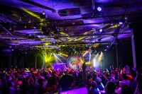 #2i2ファンで埋め尽くされたLIQUIDROOMのフロア。