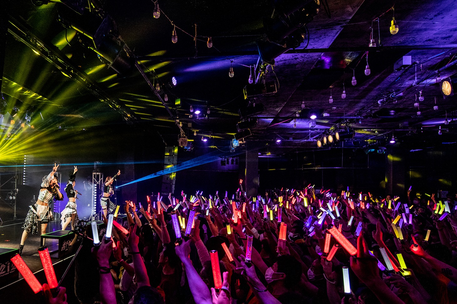 「#2i2 presents 春1番大暴走ツアー」最終公演の様子。