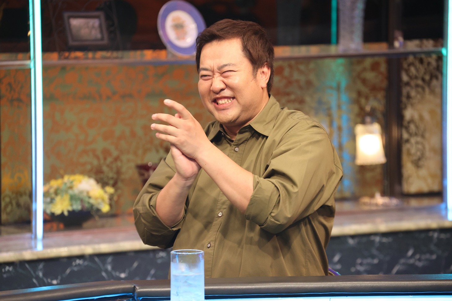 とにかく明るい安村 (c)フジテレビ