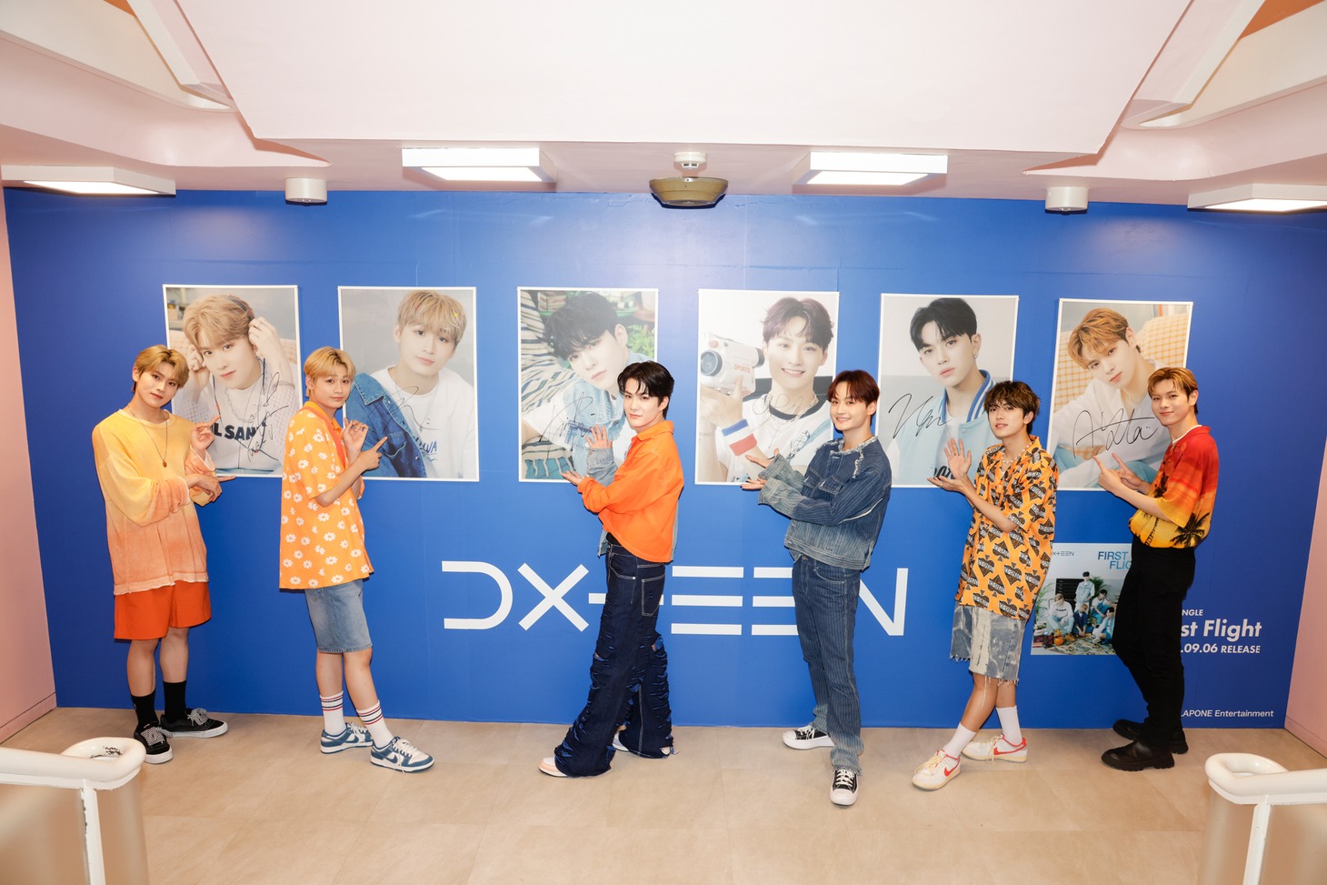 DXTEEN (c)LAPONE Entertainment