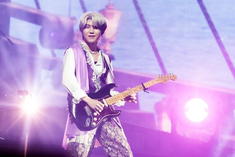 若井滉斗（G）（撮影：田中聖太郎写真事務所）