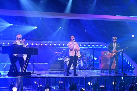 Mrs. GREEN APPLEのスタジオライブの様子。(c)テレビ朝日