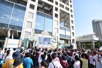 INUWASIによるライブの様子。