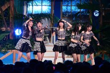 Juice=Juiceによるライブの様子。