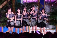 Juice=Juiceによるライブの様子。