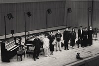 江崎文武ソロツアー「はじまりの夜」8月5日東京・めぐろパーシモンホール公演出演者全員。（撮影：三田村亮）