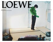 「LOEWE FW23メンズコレクションキャンペーン」ルックより米津玄師。