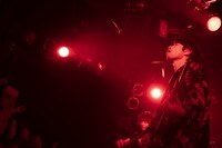 柿沼広也（G, Vo）（Photo by MAYUMI）