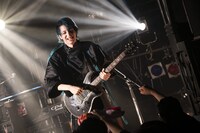 EREN（G）（Photo by MAYUMI）