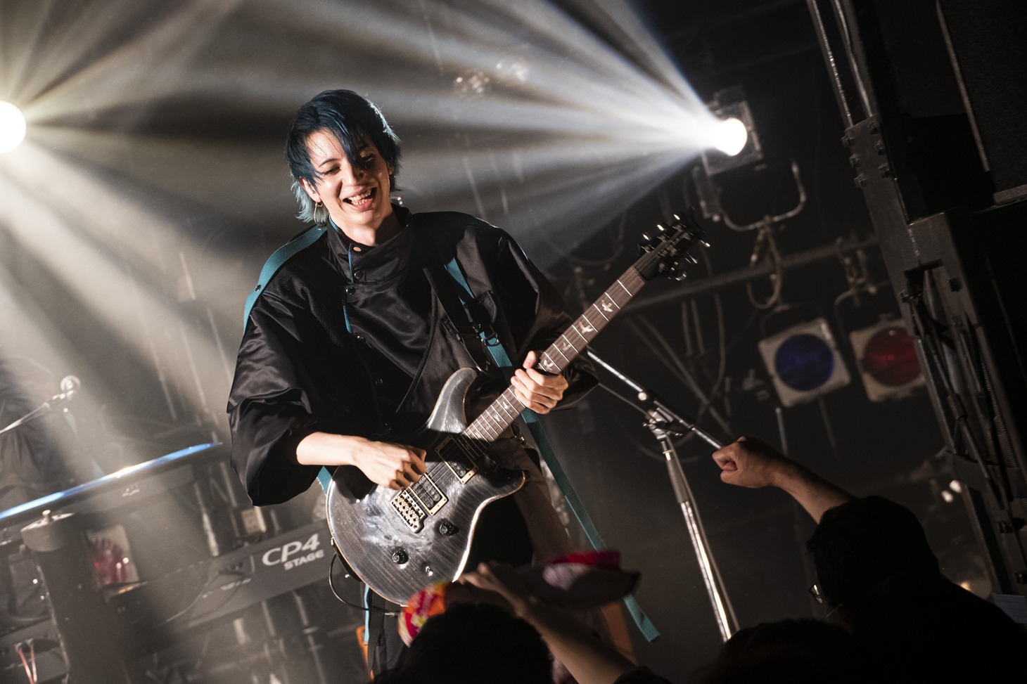 EREN（G）（Photo by MAYUMI）