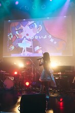 2次元の七海うららと3次元の七海うらら。（撮影：小川遼）