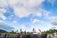 「エビ中 夏のファミリー遠足 略してファミえん in 山中湖 2023」の様子。