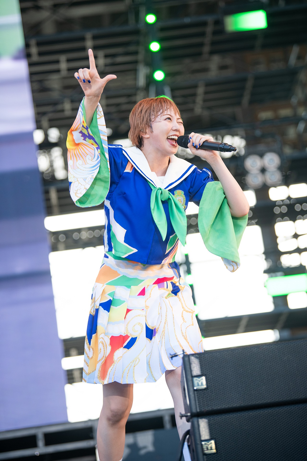 安本彩花