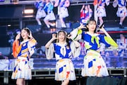 左から桜井えま、仲村悠菜、小久保柚乃。