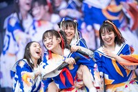 神輿が崩れそうになるエビ中低学年チーム。